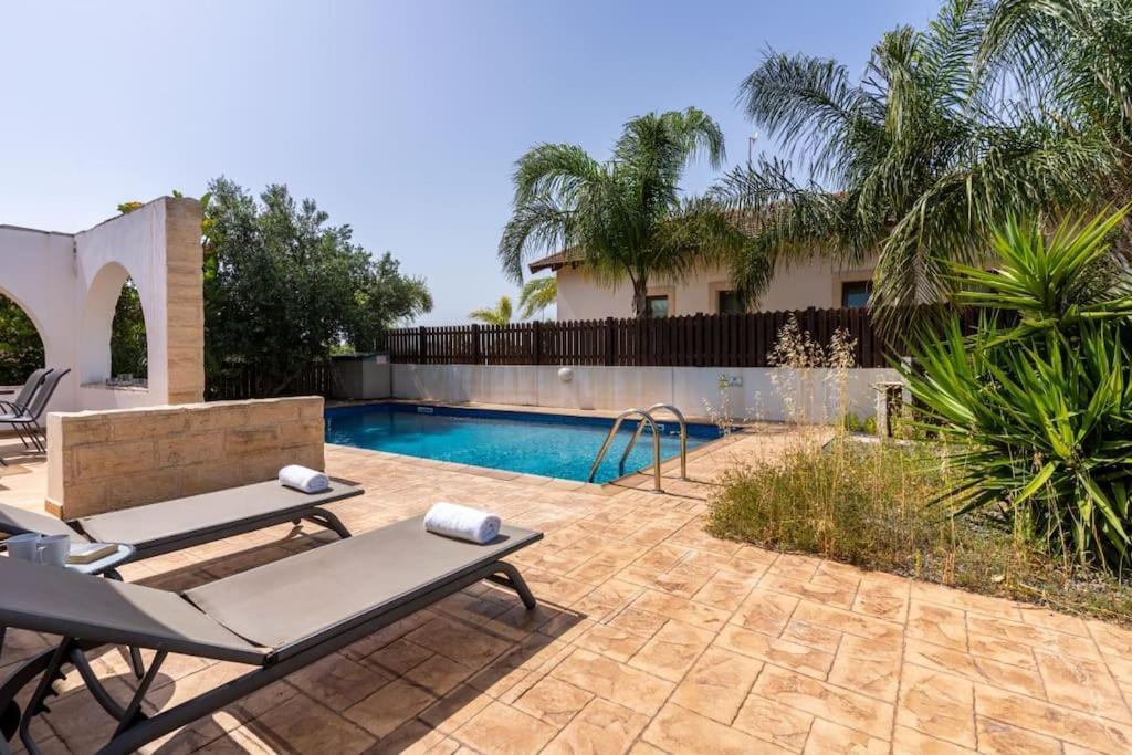 Lumina 2-bedroom And Pool In