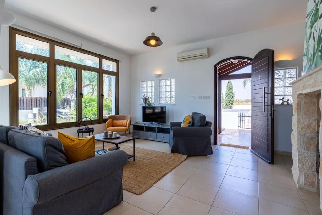 Lumina 2-bedroom And Pool In Apartament *