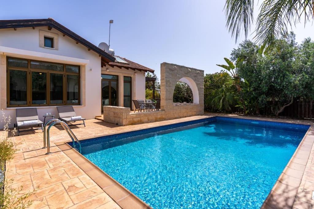 Lumina 2-bedroom And Pool In *